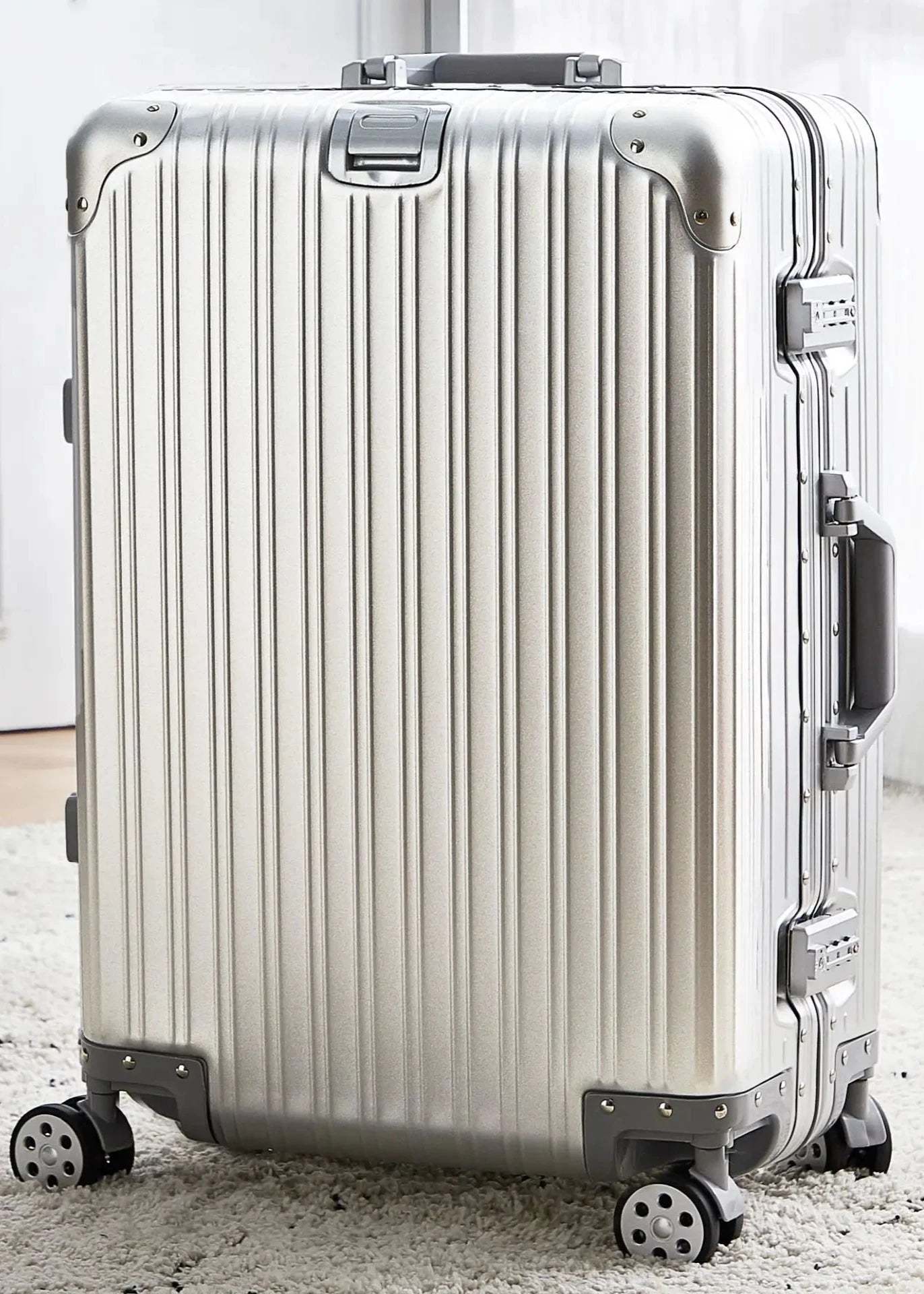 Valise Rigide Premium – Style Rimowa | Léger, Résistant & Élégant